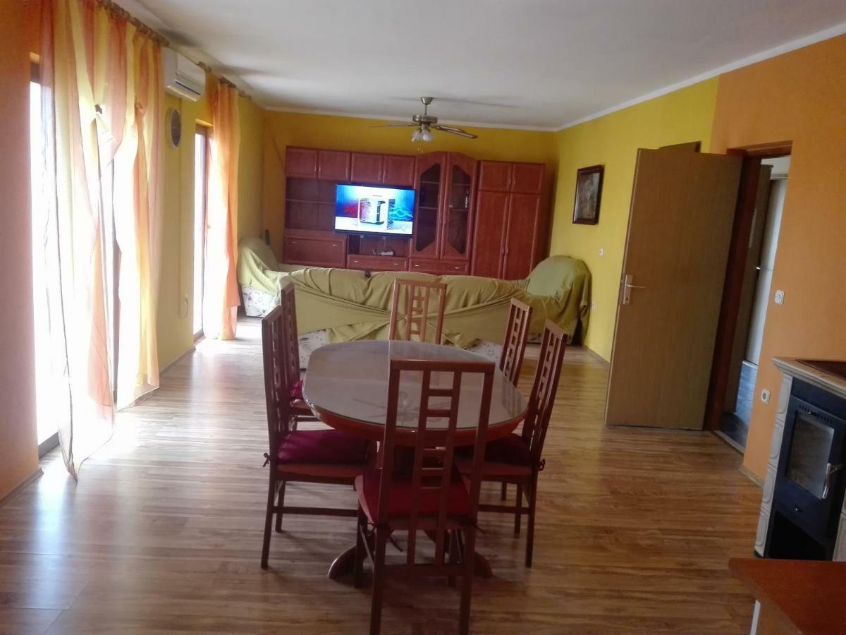 Apartment Luka 特罗吉尔 外观 照片