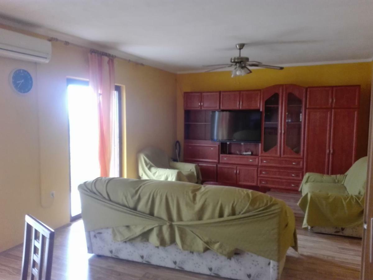 Apartment Luka 特罗吉尔 外观 照片